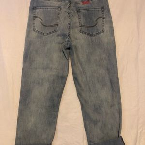 NWT Levi Strauss Capri’s